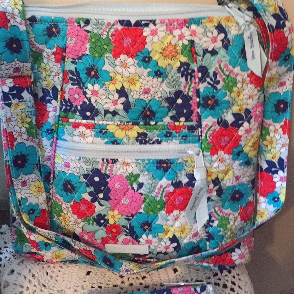 Vera Bradley wallet and purse New With Tags🌷🌷🌸 - Picture 3 of 3
